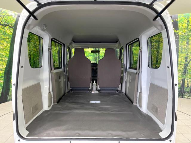 エブリイ ＰＡ　４ＷＤ　禁煙車　オートライト　ＦＭラジオ　プライバシーガラス　衝突安全ボディ　盗難防止措置　エアコン　ＡＢＳ（8枚目）