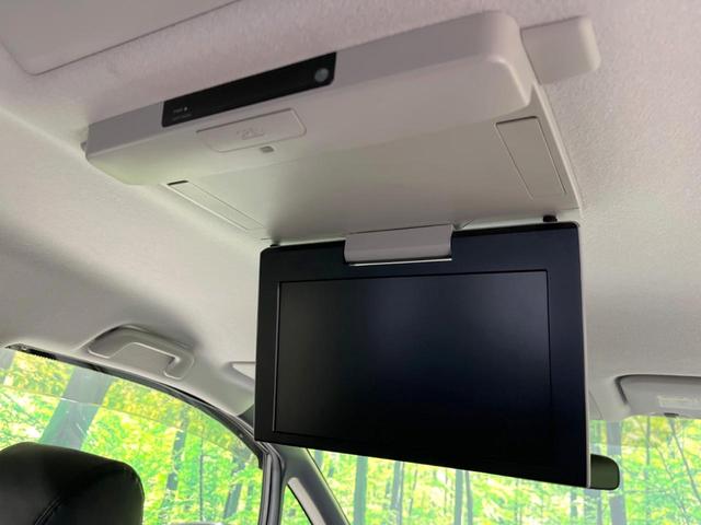 ノア Ｓｉ　両側電動ドア　純正９型ナビ　後席モニター　バックカメラ　セーフティセンス　コーナーセンサー　スマートキー　ＬＥＤヘッド　ビルトインＥＴＣ　オートライト　デュアルエアコン　純正１６インチアルミ（4枚目）