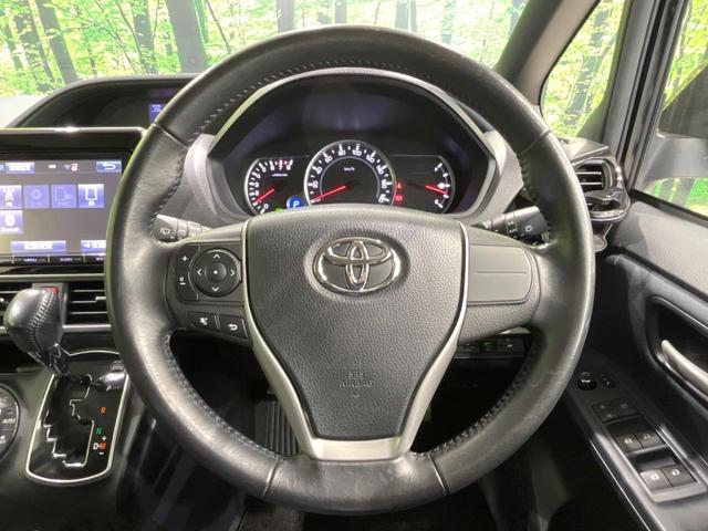 ノア Ｓｉ　両側電動ドア　純正９型ナビ　後席モニター　バックカメラ　セーフティセンス　コーナーセンサー　スマートキー　ＬＥＤヘッド　ビルトインＥＴＣ　オートライト　デュアルエアコン　純正１６インチアルミ（11枚目）