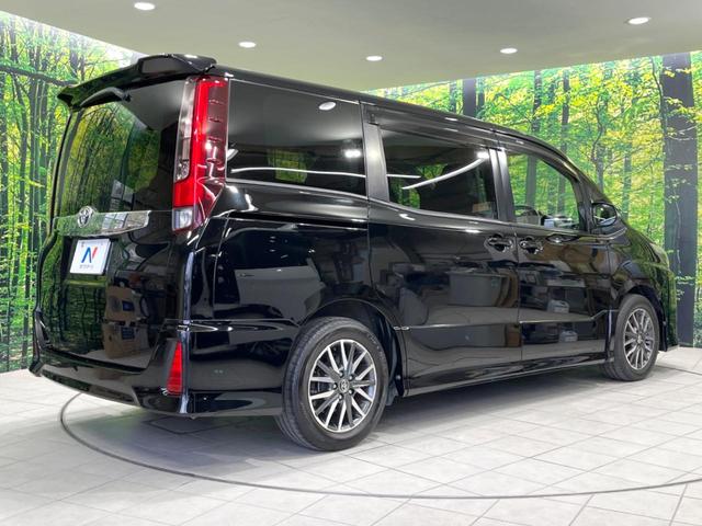 ノア Ｓｉ　両側電動ドア　純正９型ナビ　後席モニター　バックカメラ　セーフティセンス　コーナーセンサー　スマートキー　ＬＥＤヘッド　ビルトインＥＴＣ　オートライト　デュアルエアコン　純正１６インチアルミ（17枚目）