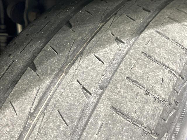 ノア Ｓｉ　両側電動ドア　純正９型ナビ　後席モニター　バックカメラ　セーフティセンス　コーナーセンサー　スマートキー　ＬＥＤヘッド　ビルトインＥＴＣ　オートライト　デュアルエアコン　純正１６インチアルミ（32枚目）