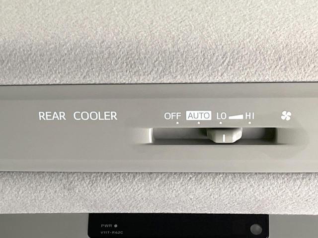 ノア Ｓｉ　両側電動ドア　純正９型ナビ　後席モニター　バックカメラ　セーフティセンス　コーナーセンサー　スマートキー　ＬＥＤヘッド　ビルトインＥＴＣ　オートライト　デュアルエアコン　純正１６インチアルミ（40枚目）