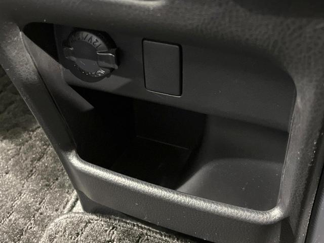ノア Ｓｉ　両側電動ドア　純正９型ナビ　後席モニター　バックカメラ　セーフティセンス　コーナーセンサー　スマートキー　ＬＥＤヘッド　ビルトインＥＴＣ　オートライト　デュアルエアコン　純正１６インチアルミ（59枚目）