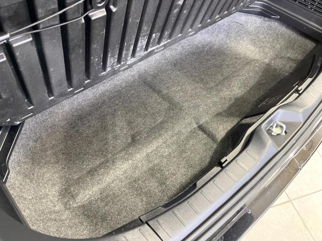 ノア Ｓｉ　両側電動ドア　純正９型ナビ　後席モニター　バックカメラ　セーフティセンス　コーナーセンサー　スマートキー　ＬＥＤヘッド　ビルトインＥＴＣ　オートライト　デュアルエアコン　純正１６インチアルミ（60枚目）