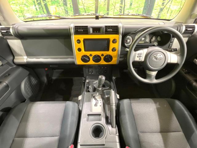 ＦＪクルーザー オフロードパッケージ　４ＷＤ　純正ＳＤナビ　バックカメラ　禁煙車　コーナーセンサー　ルーフレール　ＥＴＣ　ＣＤ　ＤＶＤ再生　地デジ　プライバシーガラス　衝突安全ボディ　盗難防止措置（2枚目）