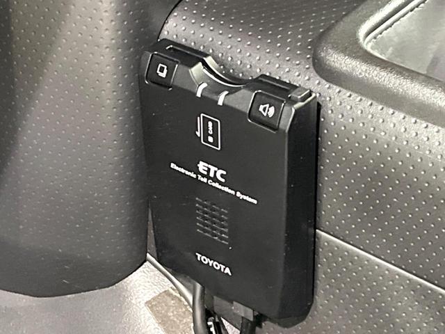 ＦＪクルーザー オフロードパッケージ　４ＷＤ　純正ＳＤナビ　バックカメラ　禁煙車　コーナーセンサー　ルーフレール　ＥＴＣ　ＣＤ　ＤＶＤ再生　地デジ　プライバシーガラス　衝突安全ボディ　盗難防止措置（5枚目）