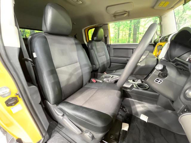 ＦＪクルーザー オフロードパッケージ　４ＷＤ　純正ＳＤナビ　バックカメラ　禁煙車　コーナーセンサー　ルーフレール　ＥＴＣ　ＣＤ　ＤＶＤ再生　地デジ　プライバシーガラス　衝突安全ボディ　盗難防止措置（8枚目）