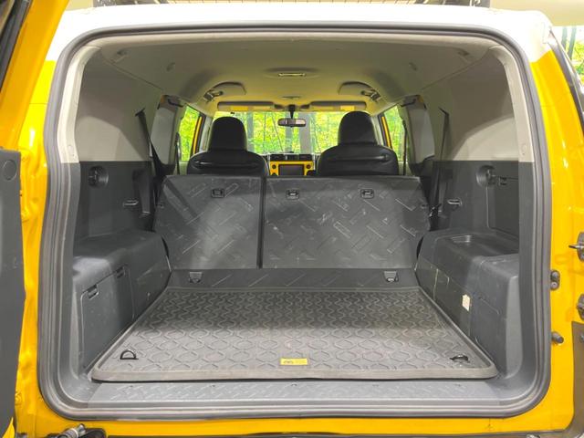ＦＪクルーザー オフロードパッケージ　４ＷＤ　純正ＳＤナビ　バックカメラ　禁煙車　コーナーセンサー　ルーフレール　ＥＴＣ　ＣＤ　ＤＶＤ再生　地デジ　プライバシーガラス　衝突安全ボディ　盗難防止措置（10枚目）