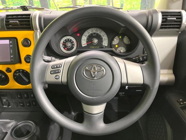 ＦＪクルーザー オフロードパッケージ　４ＷＤ　純正ＳＤナビ　バックカメラ　禁煙車　コーナーセンサー　ルーフレール　ＥＴＣ　ＣＤ　ＤＶＤ再生　地デジ　プライバシーガラス　衝突安全ボディ　盗難防止措置（11枚目）