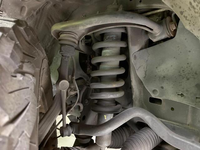 ＦＪクルーザー オフロードパッケージ　４ＷＤ　純正ＳＤナビ　バックカメラ　禁煙車　コーナーセンサー　ルーフレール　ＥＴＣ　ＣＤ　ＤＶＤ再生　地デジ　プライバシーガラス　衝突安全ボディ　盗難防止措置（20枚目）