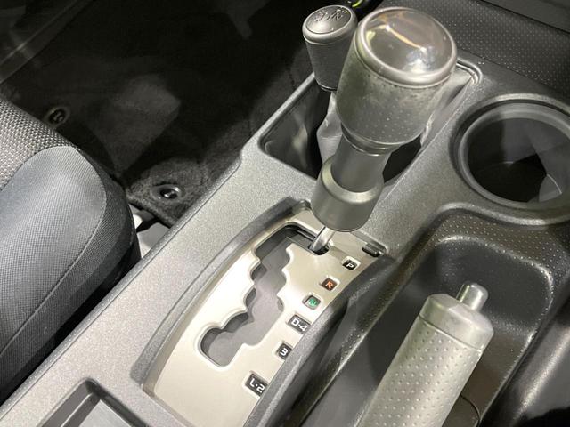 ＦＪクルーザー オフロードパッケージ　４ＷＤ　純正ＳＤナビ　バックカメラ　禁煙車　コーナーセンサー　ルーフレール　ＥＴＣ　ＣＤ　ＤＶＤ再生　地デジ　プライバシーガラス　衝突安全ボディ　盗難防止措置（55枚目）