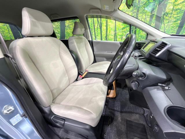 フリード G ジャストセレクション 電動スライドドア 純正SDナビ バックカメラ 禁煙車 スマートキー HIDヘッド ETC オートエアコン Bluetooth接続 CD DVD再生 地デジ(7枚目)