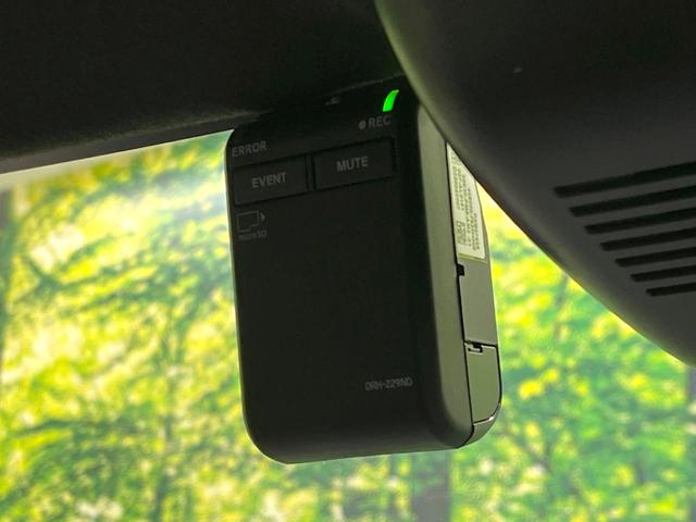 N-BOXカスタム ベースグレード 両側電動ドア 純正SDナビ バックカメラ 衝突被害軽減システム レーダークルーズ 禁煙車 ドラレコ コーナーセンサー スマートキー LEDヘッド ビルトインETC オートハイビーム 車線逸脱警報(7枚目)