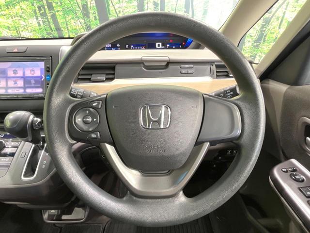 フリード G 両側電動ドア 純正SDナビ バックカメラ 禁煙車 スマートキー LEDヘッド ビルトインETC オートライト オートエアコン Bluetooth CD DVD再生 フルセグ(11枚目)