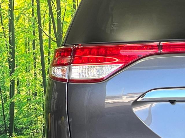 エスティマ 2.4アエラス 20thアニバーサリーエディション 両側電動ドア 純正SDナビ 後席モニター バックカメラ 禁煙車 ハーフレザーシート スマートキー HIDヘッド ビルトインETC クルコン オートライト デュアルエアコン 純正17インチアルミ(27枚目)