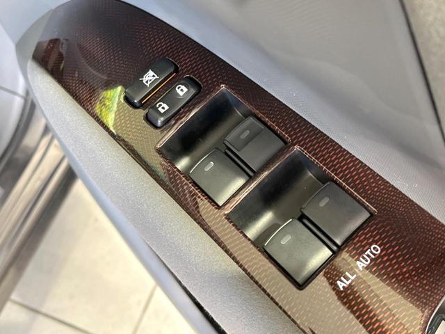 エスティマ 2.4アエラス 20thアニバーサリーエディション 両側電動ドア 純正SDナビ 後席モニター バックカメラ 禁煙車 ハーフレザーシート スマートキー HIDヘッド ビルトインETC クルコン オートライト デュアルエアコン 純正17インチアルミ(61枚目)