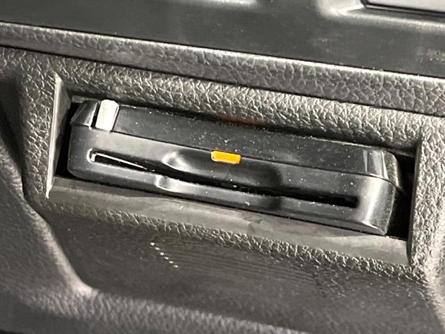 ＸＶ ２．０ｉ－Ｌ　アイサイト　４ＷＤ　純正ＳＤナビ　バックカメラ　アイサイト　レーダークルーズ　禁煙車　ドラレコ　コーナーセンサー　スマートキー　ＨＩＤヘッド　ルーフレール　ＥＴＣ　車線逸脱警報　オートライト　デュアルエアコン（7枚目）