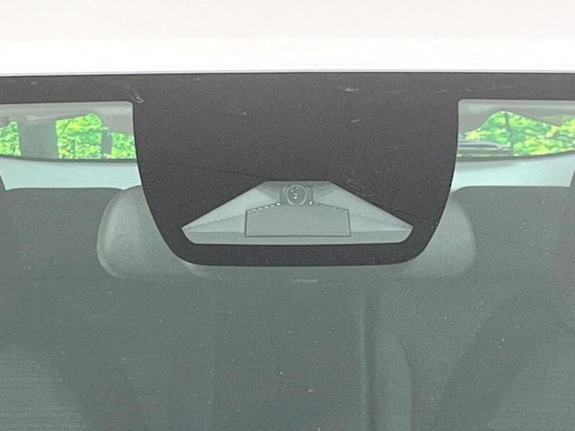 WR-V X 純正8型ナビ バックカメラ ホンダセンシング レーダークルーズ 禁煙車 コーナーセンサー LEDヘッド オートハイビーム 車線逸脱警報 オートライト オートエアコン Bluetooth フルセグ(5枚目)