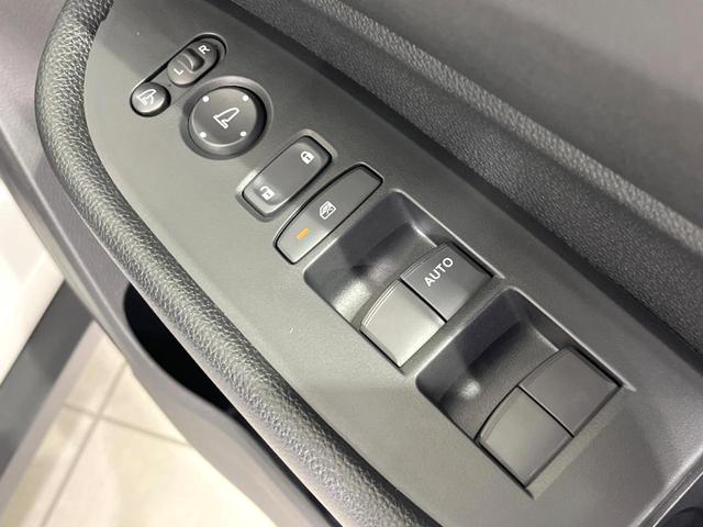 WR-V X 純正8型ナビ バックカメラ ホンダセンシング レーダークルーズ 禁煙車 コーナーセンサー LEDヘッド オートハイビーム 車線逸脱警報 オートライト オートエアコン Bluetooth フルセグ(49枚目)