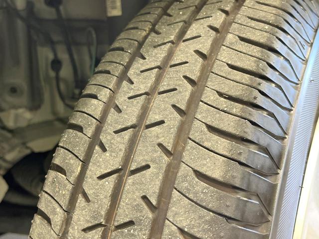 ヴィッツ F セーフティーエディションIII 純正SDナビ バックカメラ セーフティセンス 禁煙車 スマートキー LEDヘッド ETC オートハイビーム 車線逸脱警報 オートライト Bluetooth CD DVD再生 地デジ(57枚目)