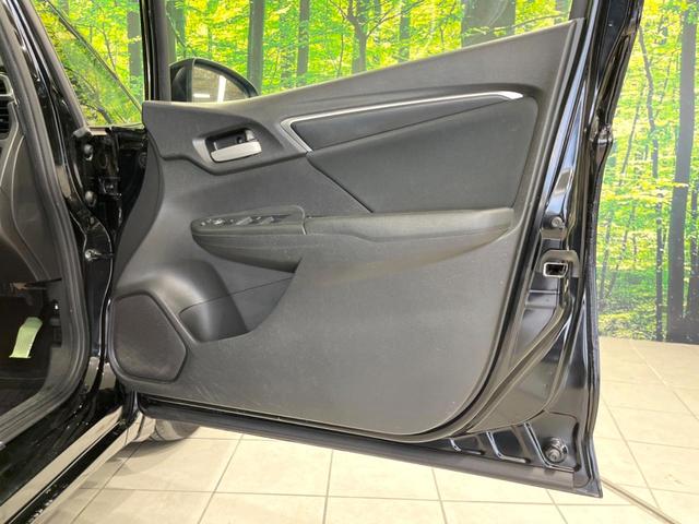 フィット 13G・Fパッケージ SDナビ 禁煙車 ドラレコ スマートキー LEDヘッド ETC オートライト オートエアコン Bluetooth接続 CD DVD再生 地デジ 電動格納ミラー 衝突安全ボディ(53枚目)