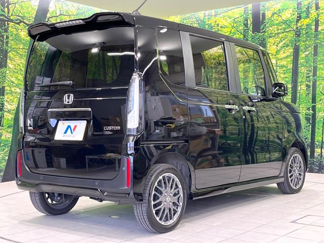 N-BOXカスタム ターボ 4WD ターボ 両側電動ドア 純正9型ナビ 全周囲カメラ 衝突被害軽減システム レーダークルーズ 禁煙車 ハーフレザーシート ドラレコ コーナーセンサー スマートキー LEDヘッド ビルトインETC(17枚目)