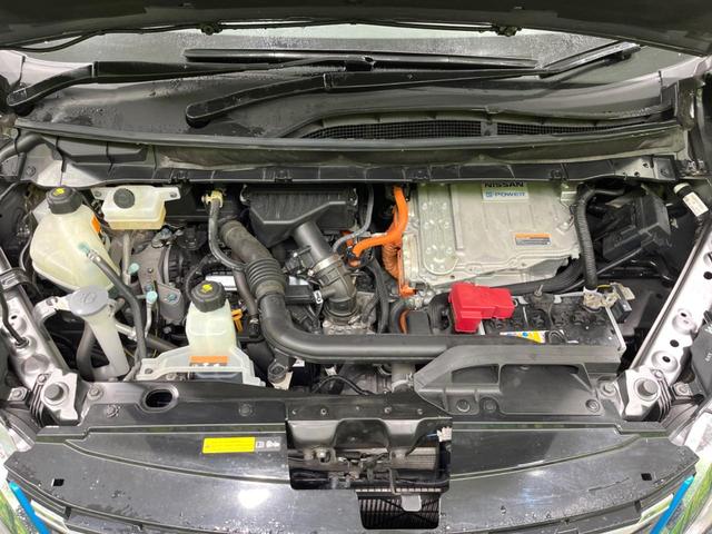 セレナ ｅ－パワー　ハイウェイスターＶ　両側電動ドア　純正１０型ナビ　後席モニター　全周囲カメラ　衝突被害軽減システム　レーダークルーズ　禁煙車　ドラレコ　コーナーセンサー　スマートキー　ＬＥＤヘッド　ビルトインＥＴＣ　車線逸脱警報（20枚目）