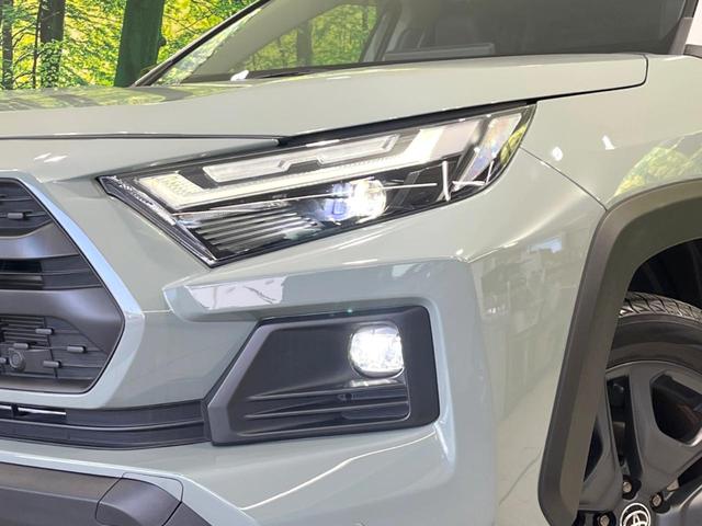 RAV4 ハイブリッドアドベンチャー 4WD ムーンルーフ バックカメラ 衝突被害軽減システム レーダークルーズ 禁煙車 ハーフレザーシート 前席シートエアコン パワーシート コーナーセンサー スマートキー LEDヘッド ETC2.0(12枚目)