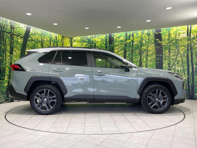 RAV4 ハイブリッドアドベンチャー 4WD ムーンルーフ バックカメラ 衝突被害軽減システム レーダークルーズ 禁煙車 ハーフレザーシート 前席シートエアコン パワーシート コーナーセンサー スマートキー LEDヘッド ETC2.0(74枚目)