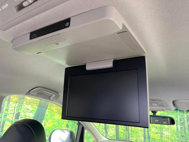 【フリップダウンモニター】大画面モニターで後席でもエンタメをお楽しみいただけます。小さなお子様にも大人気の装備です♪