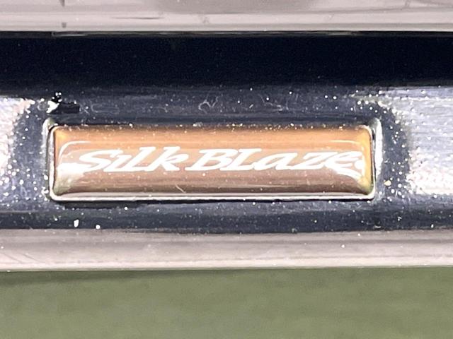 ヴェルファイア 2.5X 4WD 電動スライドドア SDナビ 禁煙車 コーナーセンサー スマートキー LEDヘッド オートライト デュアルエアコン 純正16インチアルミ リアエアコン Bluetooth CD(3枚目)