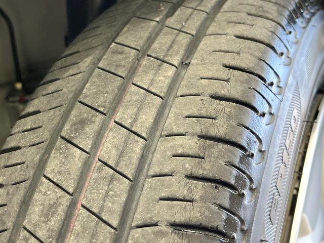 アルトラパン モード　純正ＳＤナビ　バックカメラ　セーフティサポート　禁煙車　ドラレコ　コーナーセンサー　スマートキー　ＨＩＤヘッド　車線逸脱警報　オートライト　オートエアコン　Ｂｌｕｅｔｏｏｔｈ　ＣＤ　ＤＶＤ再生（31枚目）