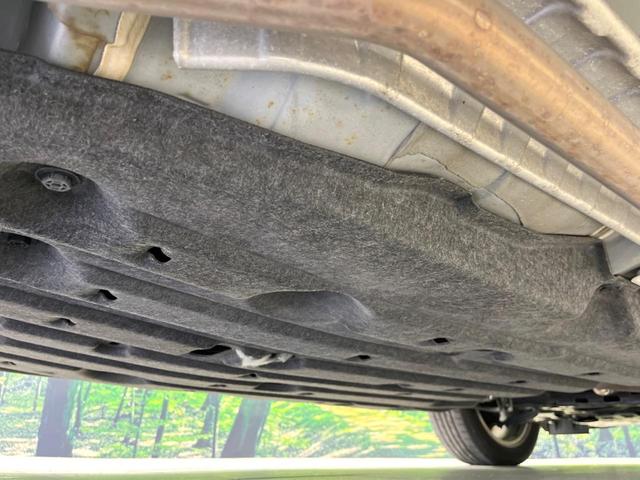 ヴェゼル ハイブリッドZ 純正ナビ バックカメラ 衝突被害軽減システム 禁煙車 コーナーセンサー LEDヘッド ビルトインETC クルコン 車線逸脱警報 オートライト デュアルエアコン 純正17インチアルミ CD(23枚目)