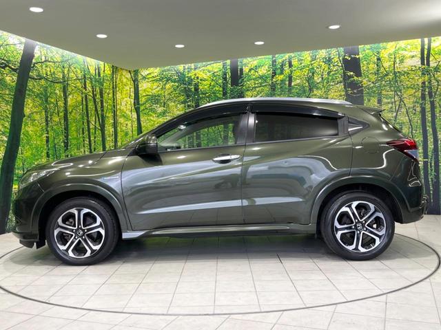 ヴェゼル ハイブリッドZ 純正ナビ バックカメラ 衝突被害軽減システム 禁煙車 コーナーセンサー LEDヘッド ビルトインETC クルコン 車線逸脱警報 オートライト デュアルエアコン 純正17インチアルミ CD(25枚目)