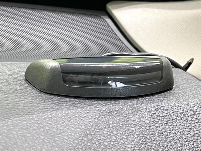 ヴェゼル ハイブリッドZ 純正ナビ バックカメラ 衝突被害軽減システム 禁煙車 コーナーセンサー LEDヘッド ビルトインETC クルコン 車線逸脱警報 オートライト デュアルエアコン 純正17インチアルミ CD(50枚目)