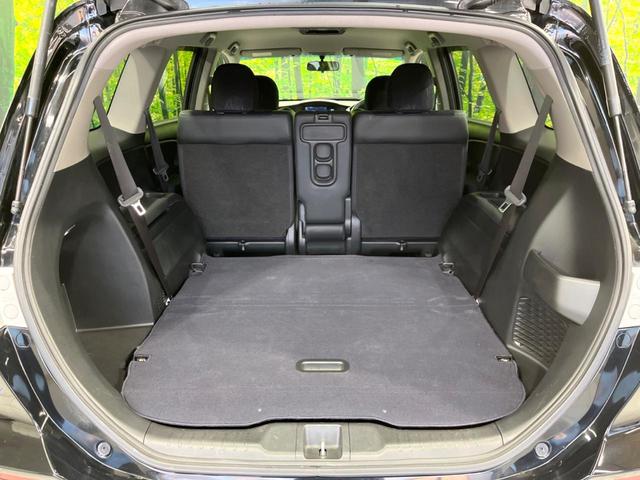 ���i�̂���������ʋ΁A���}���ɏ\���ȉ׎��X�y�[�X���m�ۂ��Ă���܂��B�Z�J���h�V�[�g��|���ƁA�傫�ȉו��̐ύڂ��\�ł���