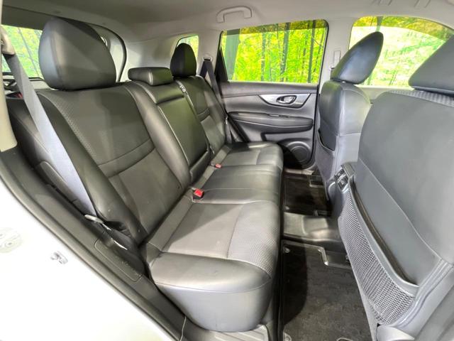 後部座席も気になるようなキズ・汚れやへたり等、大きなダメージはなく、良好な状態です。