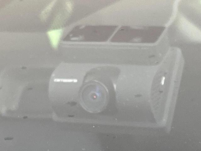 プリウス Ｘ　バックカメラ　衝突被害軽減システム　レーダークルーズ　禁煙車　ドラレコ　コーナーセンサー　スマートキー　ＬＥＤヘッド　ＥＴＣ２．０　オートハイビーム　車線逸脱警報　オートライト　オートエアコン（38枚目）