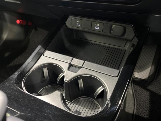 プリウス Ｘ　バックカメラ　衝突被害軽減システム　レーダークルーズ　禁煙車　ドラレコ　コーナーセンサー　スマートキー　ＬＥＤヘッド　ＥＴＣ２．０　オートハイビーム　車線逸脱警報　オートライト　オートエアコン（53枚目）