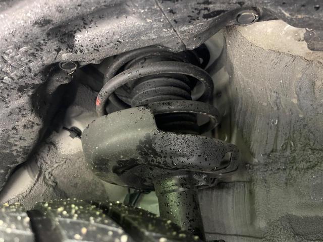 カローラクロス ハイブリッド　Ｚ　全周囲カメラ　衝突被害軽減システム　レーダークルーズ　禁煙車　電動リアゲート　パワーシート　コーナーセンサー　スマートキー　ＬＥＤヘッド　ＥＴＣ２．０　純正１８インチアルミ　オートハイビーム（20枚目）