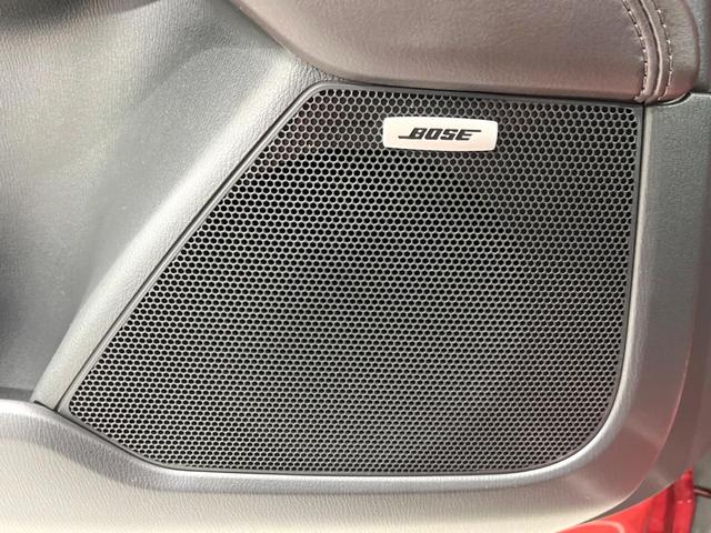 【ＢＯＳＥサウンドシステム】メーカーオプションの高品位サウンドシステムを搭載。専用のチューニングが施された大小様々なスピーカーから良質なサウンドが奏でられ、臨場感あふれる音響空間を演出します。