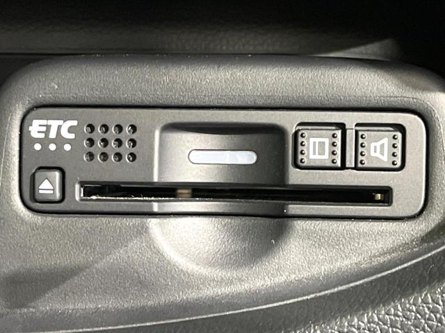 Ｎ－ＯＮＥ ＲＳ　ターボ　純正ＳＤナビ　バックカメラ　衝突被害軽減システム　禁煙車　ハーフレザーシート　ＬＥＤヘッド　ビルトインＥＴＣ　クルコン　純正１５インチアルミ　オートハイビーム　オートライト　オートエアコン（5枚目）