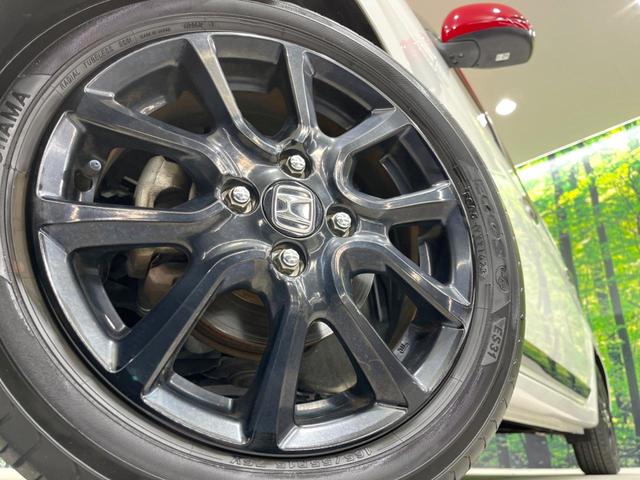 Ｎ－ＯＮＥ ＲＳ　ターボ　純正ＳＤナビ　バックカメラ　衝突被害軽減システム　禁煙車　ハーフレザーシート　ＬＥＤヘッド　ビルトインＥＴＣ　クルコン　純正１５インチアルミ　オートハイビーム　オートライト　オートエアコン（13枚目）