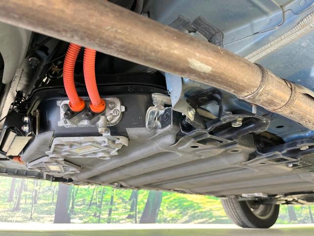 エクリプスクロスＰＨＥＶ Ｐ　４ＷＤ　８型ディスプレイオーディオ　衝突軽減　車線逸脱　レーダークルーズ　禁煙車　ハーフレザーシート　パワーシート　前席シートヒーター　ＥＴＣ　コーナーセンサー　ＬＥＤヘッド　オートハイビーム（22枚目）