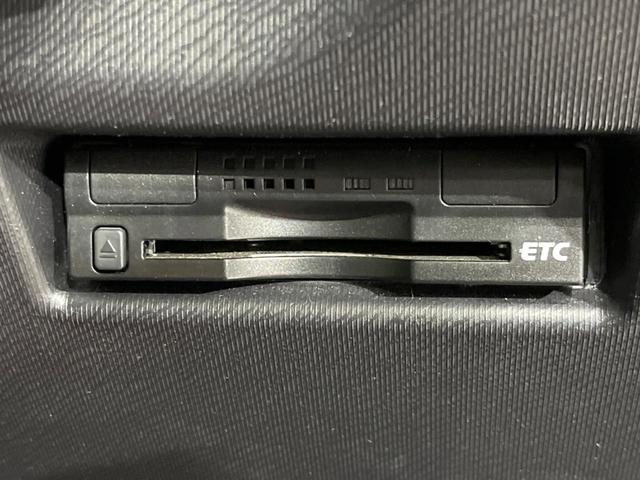 アクア Ｇ　バックカメラ　純正ＳＤナビ　クルーズコントロール　ＥＴＣ　Ｂｌｕｅｔｏｏｔｈ　フルセグ　ＤＶＤ／ＣＤ再生　オートライト　オートエアコン　アイドリングストップ　電動格納ドアミラー　スマートキー（6枚目）