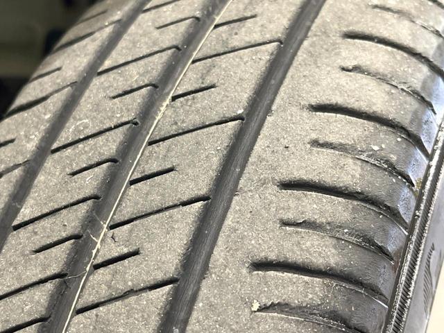 eKワゴン ジョイフィールド 4WD 禁煙車 CD FMラジオ プライバシーガラス 電動格納ミラー ドアバイザー 盗難防止措置 衝突安全ボディ(31枚目)