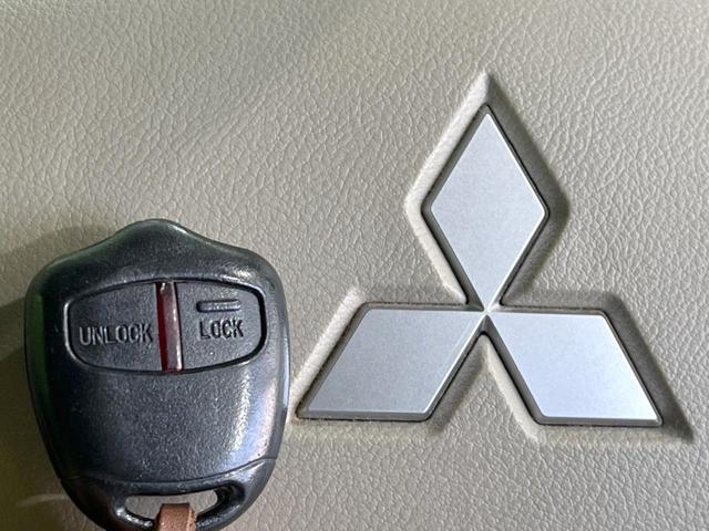 eKワゴン ジョイフィールド 4WD 禁煙車 CD FMラジオ プライバシーガラス 電動格納ミラー ドアバイザー 盗難防止措置 衝突安全ボディ(35枚目)