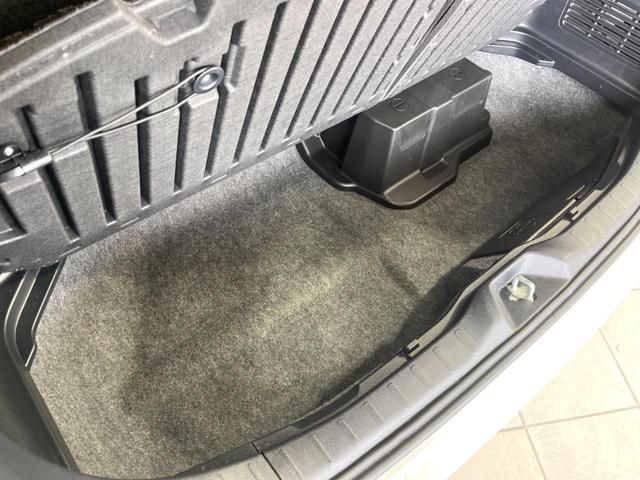 ノア ハイブリッドＳｉ　ダブルバイビーＩＩＩ　両側電動ドア　純正１０型ナビ　後席モニター　バックカメラ　衝突被害軽減システム　禁煙車　ハーフレザーシート　ドラレコ　コーナーセンサー　ＬＥＤヘッド　ビルトインＥＴＣ　クルコン　純正１６インチアルミ（71枚目）