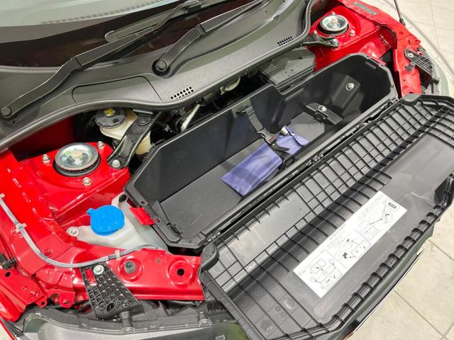 普段のお買い物や通勤、送迎等に十分な荷室スペースを確保しております♪