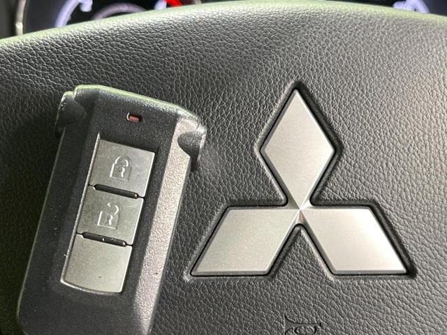 デリカD:5 D パワーパッケージ 4WD ディーゼル(軽油) 両側電動ドア SDナビ バックカメラ 禁煙車 ドラレコ スマートキー HIDヘッド ビルトインETC クルコン 純正18インチアルミ オートライト オートエアコン(6枚目)